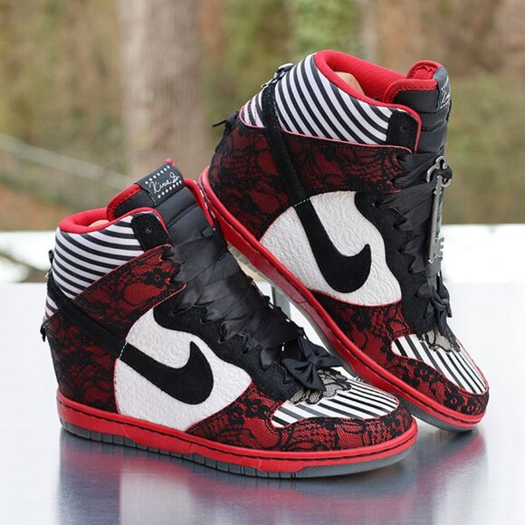 Nike Dunk Sky Hi Doernbecher - Picture 2 of 16